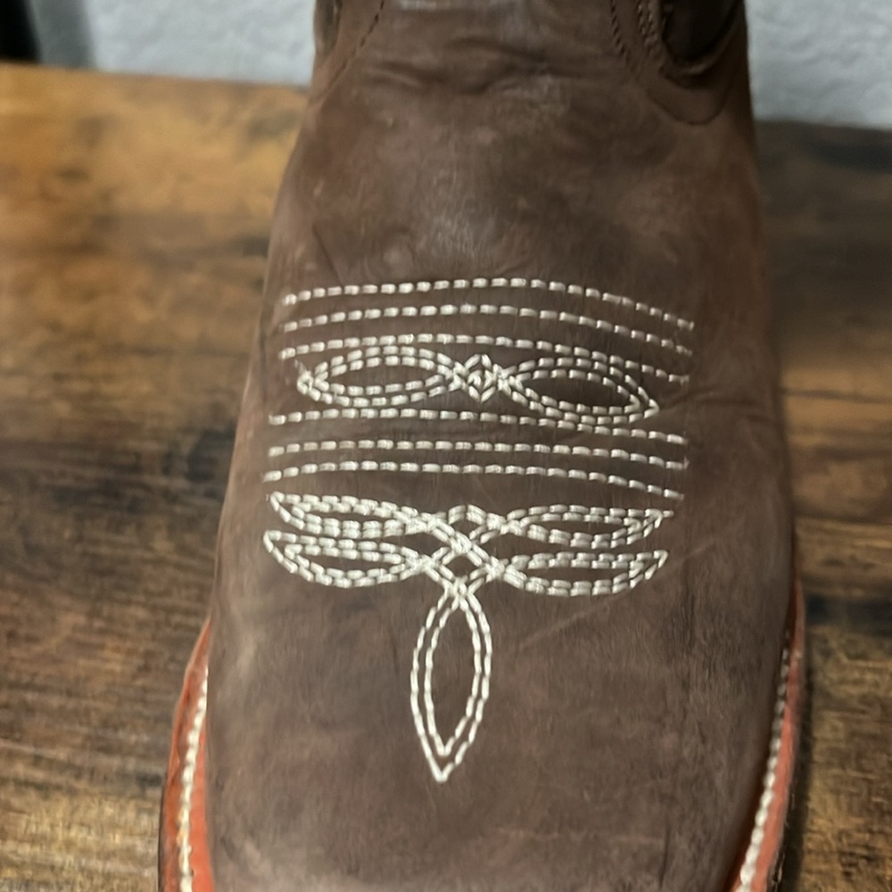 Cowboy Boots with Red Rose Embroidery - Picture 11 of 16